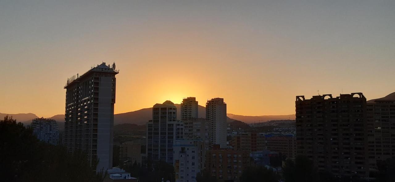 Estudio con vistas a las montañas