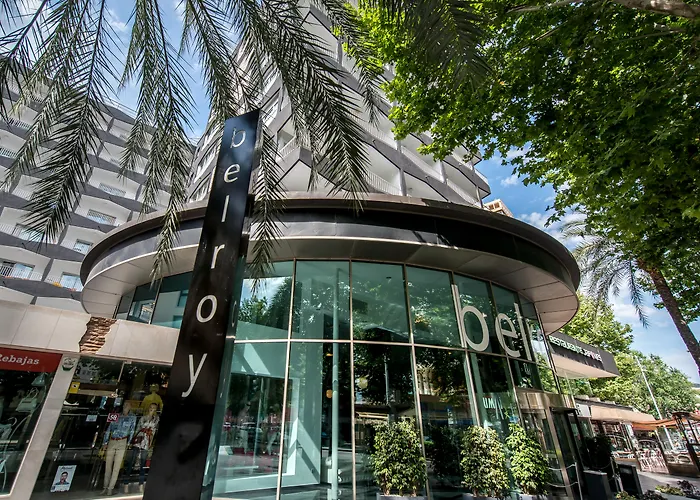 Hotel mit Pool: Climia Belroy 4 Sup